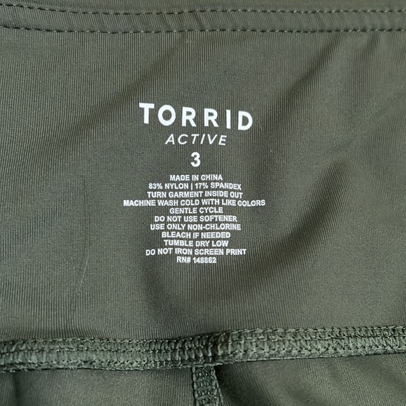 Torrid Active Performance Core Crop Leggings With Side Pockets (3) - Picture 6 of 11